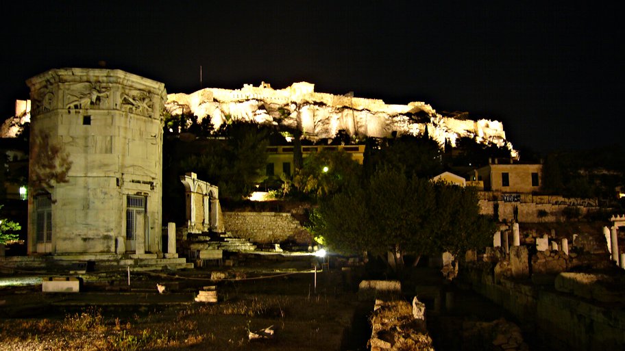 [Il Foro Romano di Atene, con l'Acropoli sullo sfondo]