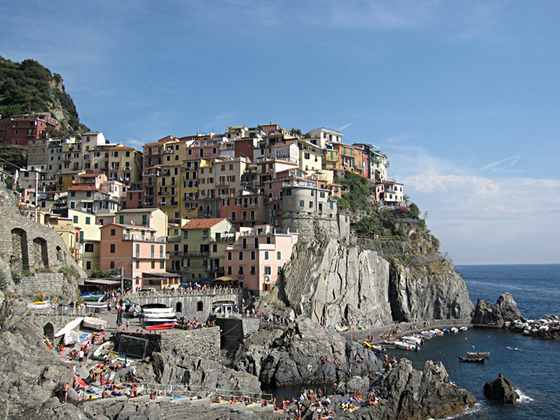 [Il paese di Manarola nelle Cinque Terre]