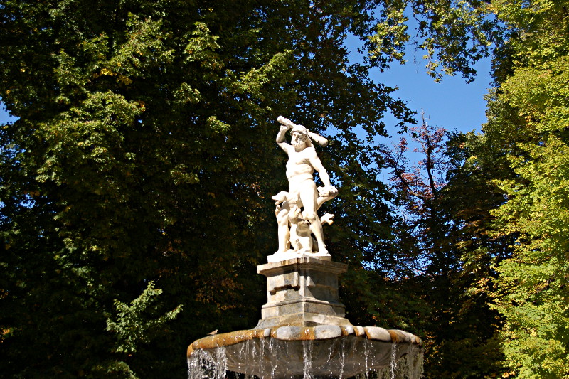 [La Fuente de Hércules e Hidra nei giardini di Aranjuez]
