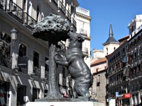 [Statua dell'Orso e del Corbezzolo a Puerta del Sol, Madrid]