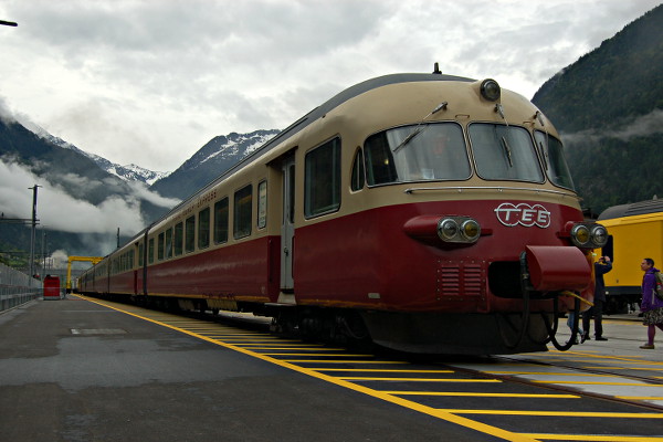 [Elettrotreno RAe 1053 &laquo;TEE II&raquo; (Erstfeld, 4 giugno 2016)]