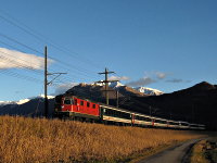 [Re 4/4 con treno Interregio Zurigo-Locarno]