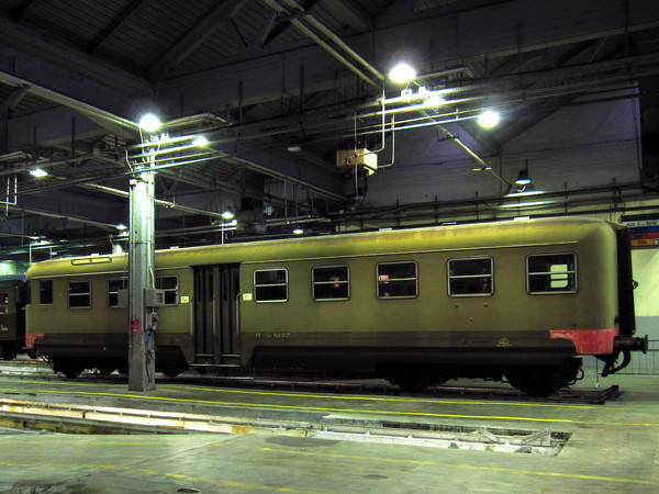 [Rimorchiata  Le&nbsp;640.032  all'interno  della  Squadra  Rialzo  di
Milano Centrale.  Milano, 23 marzo 2014.]