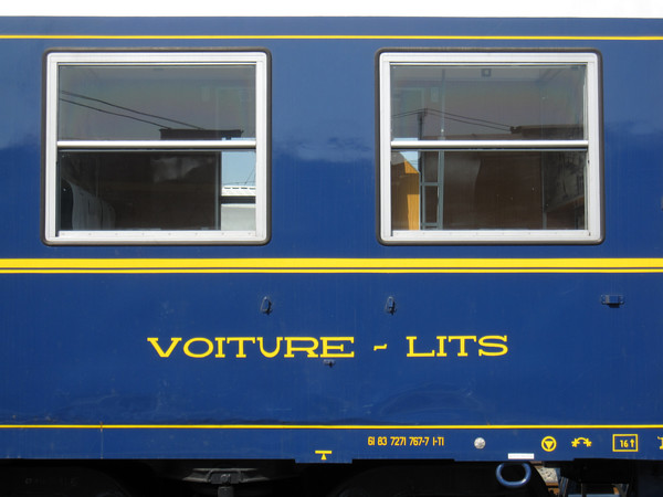 [Particolare    della    fiancata     della    carrozza    letti    FS
61&nbsp;83&nbsp;72-71&nbsp;767-7&nbsp;WL&nbsp;ABm.   Milano, 24  marzo
2019.]