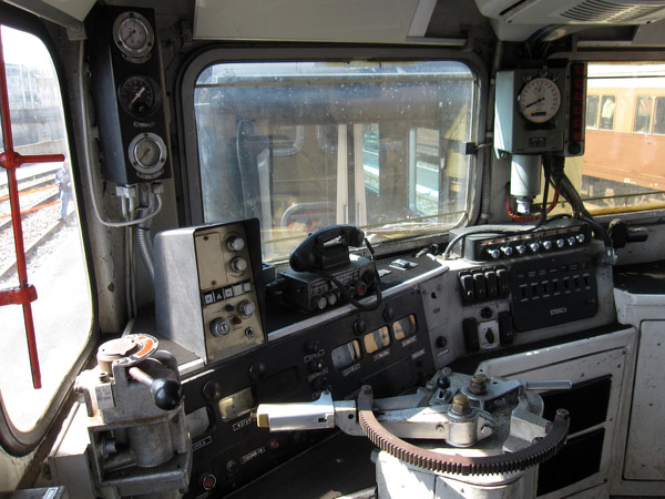 [Banco della locomotiva elettrica FS E645.090.  Milano, 24 marzo 2019.]