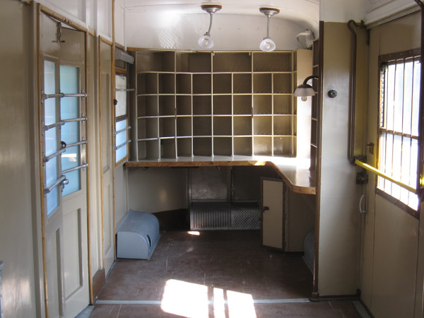 [Interno  del bagagliaio  postale FS  DUz&nbsp;93000 del  tipo Piaggio
1939.  Milano, 24 marzo 2019.]