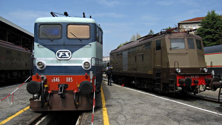 [Locomotive elettriche storiche FS
E646.085 e E424.075 a Torino Smistamento]