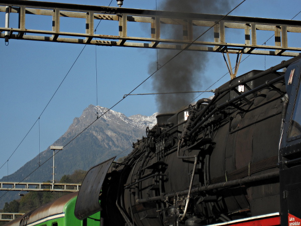 [Particolare della locomotiva a vapore Br. 50 3673 in sosta a Biasca
(20 ottobre 2012)]